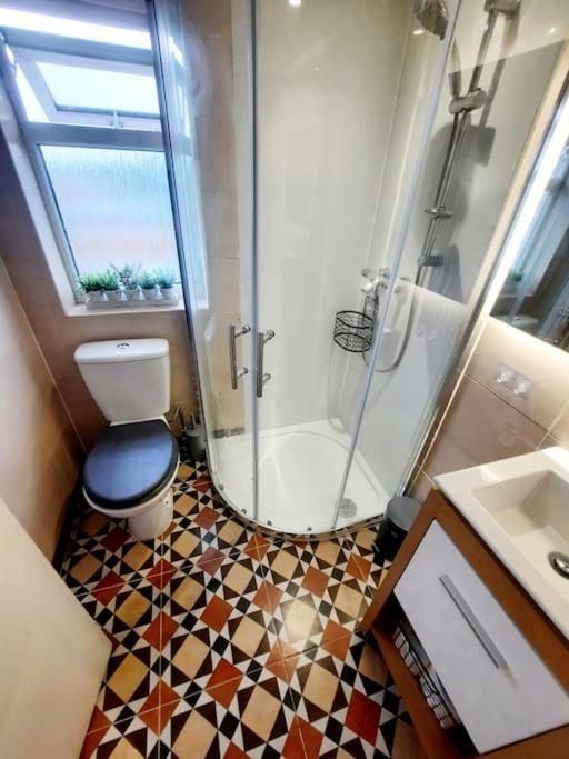 Alross Studio Flat / Private Bathroom London Eksteriør billede