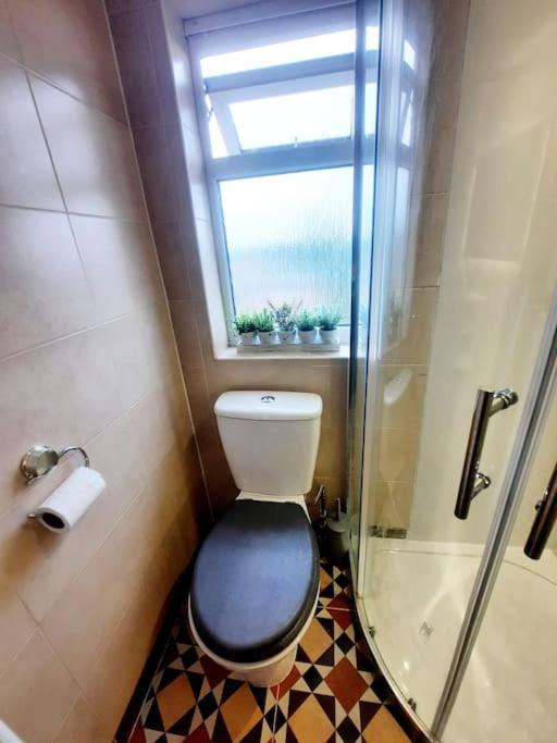 Alross Studio Flat / Private Bathroom London Eksteriør billede